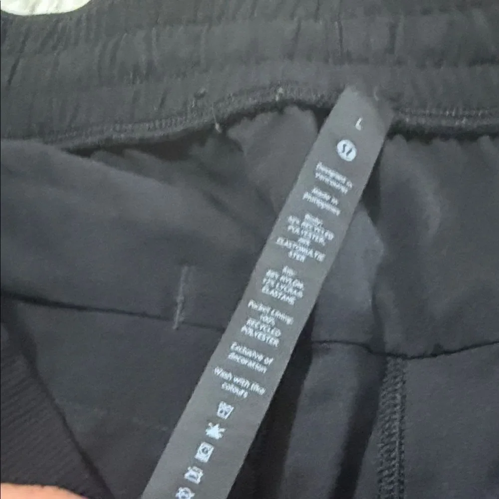 Lululemon Athletica Women’s Black Joggers Size Large